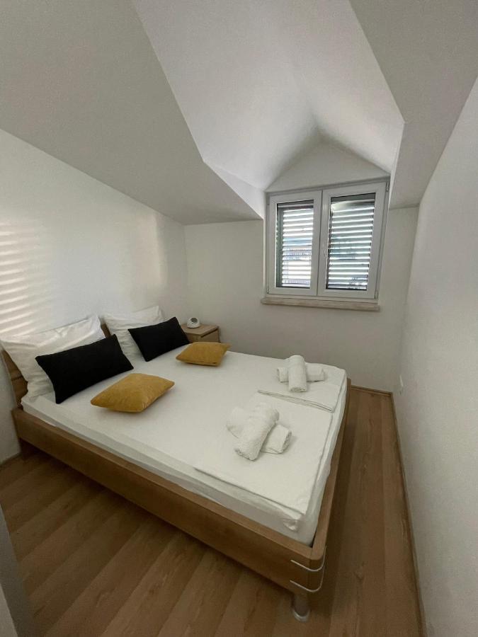 Apartments Holiday Gavric Trogir Zimmer foto